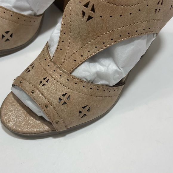 Sugar Peep Toe Block Heel Shoe - Picture 6 of 16